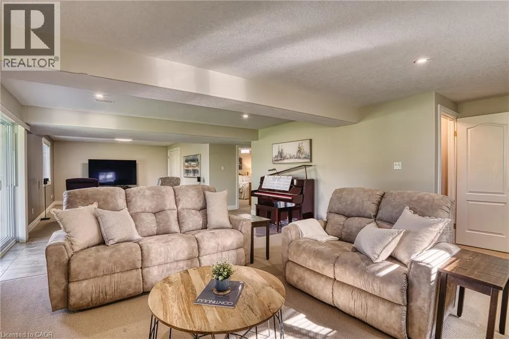 171 HOSTETLER Road