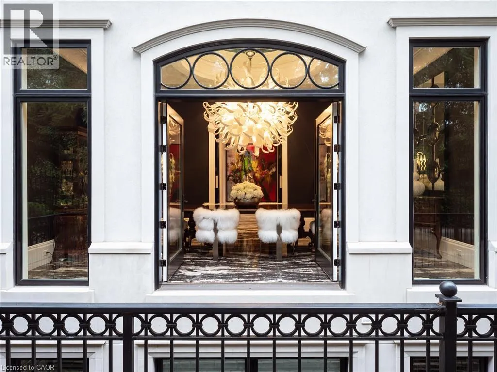 15 CHARTWELL Road