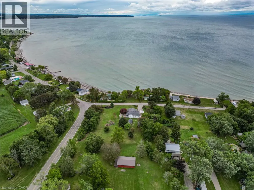 6 MOHAWK POINT Road
