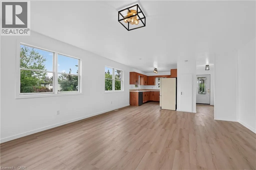 6 MOHAWK POINT Road