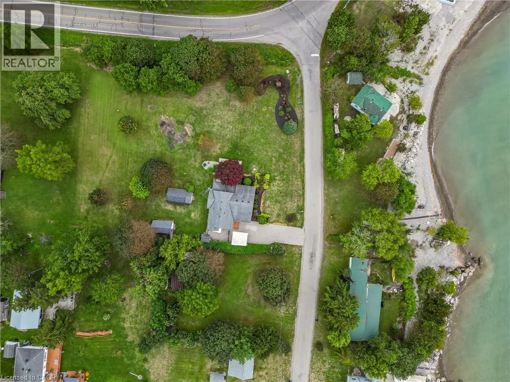 6 MOHAWK POINT Road