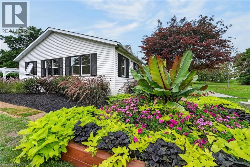 6 MOHAWK POINT Road
