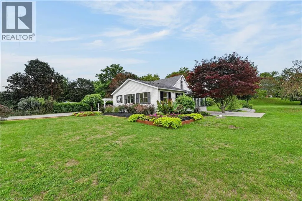 6 MOHAWK POINT Road