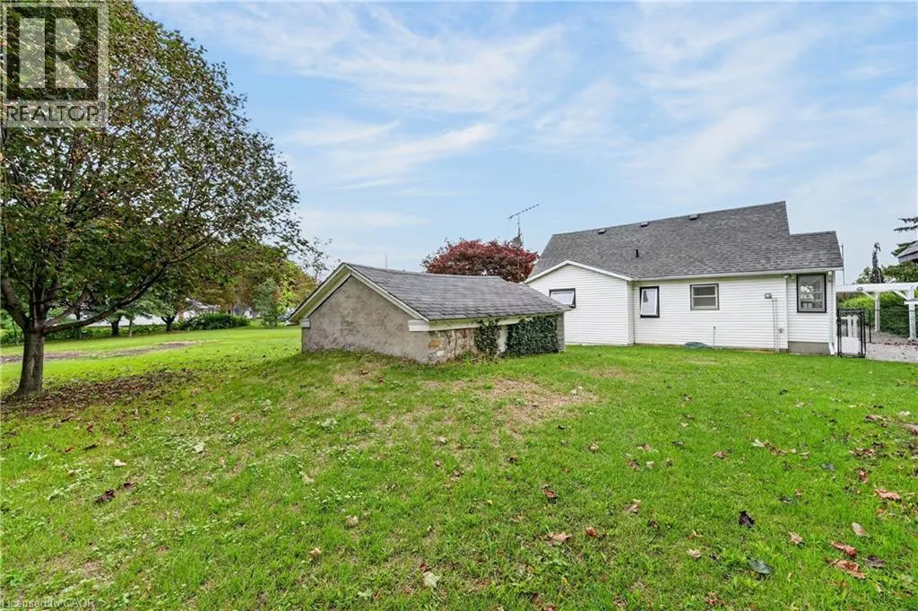 6 MOHAWK POINT Road