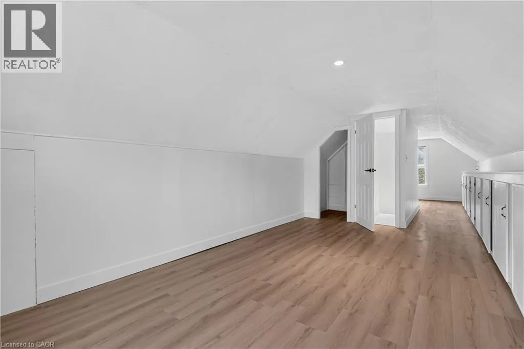 6 MOHAWK POINT Road