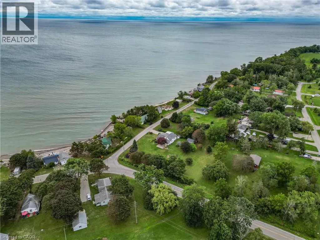 6 MOHAWK POINT Road