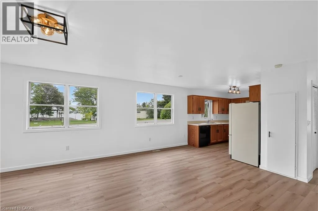6 MOHAWK POINT Road