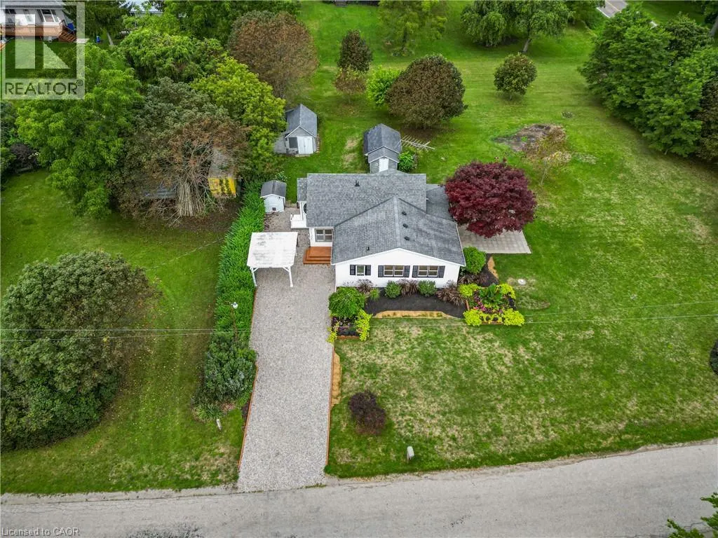 6 MOHAWK POINT Road