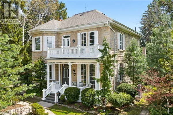 212 QUEEN ST E Street