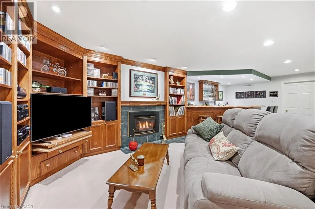 1472 LIVERY Lane