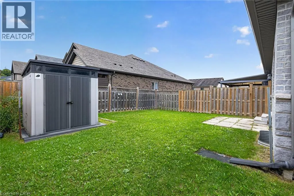 11 HACKBERRY Lane