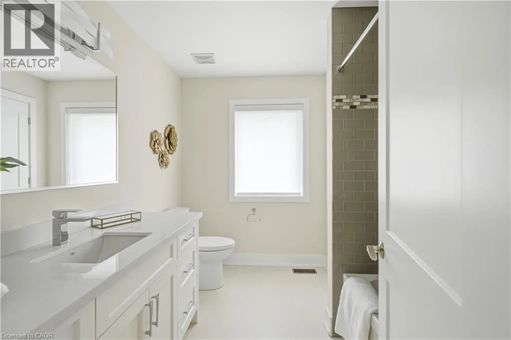 4 MERITAGE Lane