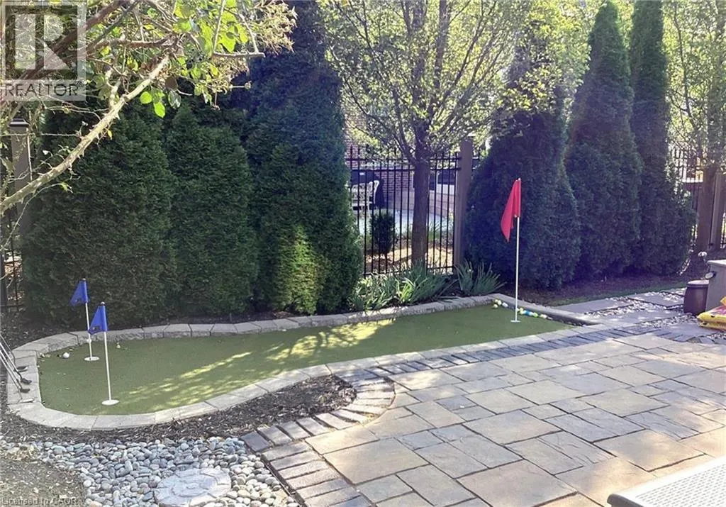 4 MERITAGE Lane