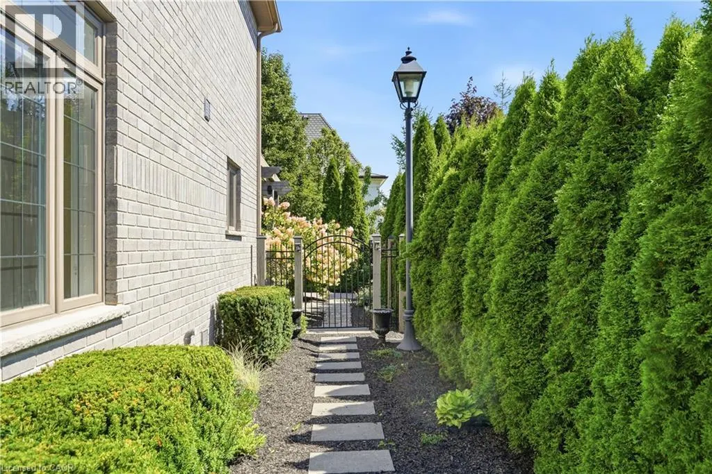 4 MERITAGE Lane