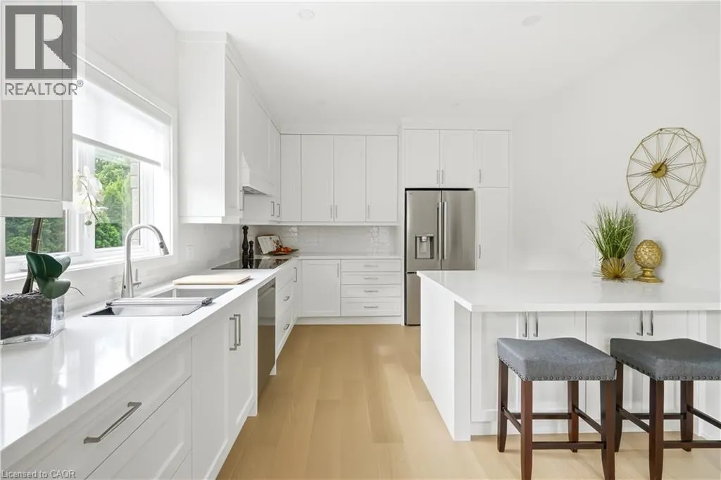 4 MERITAGE Lane