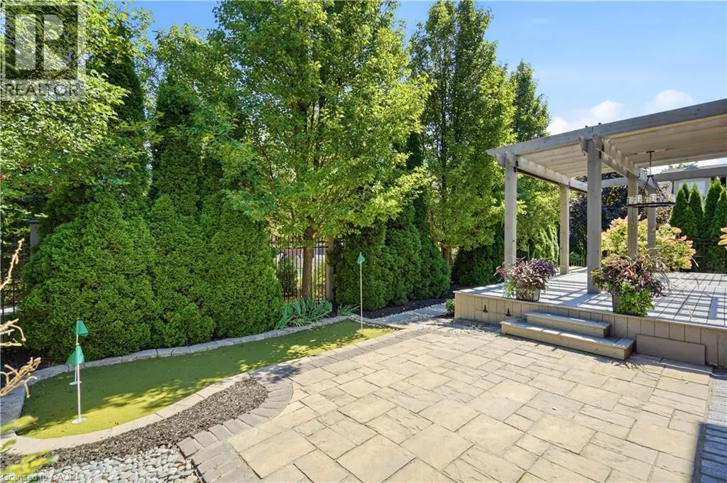 4 MERITAGE Lane