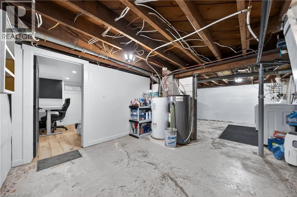 56 DECEW Street