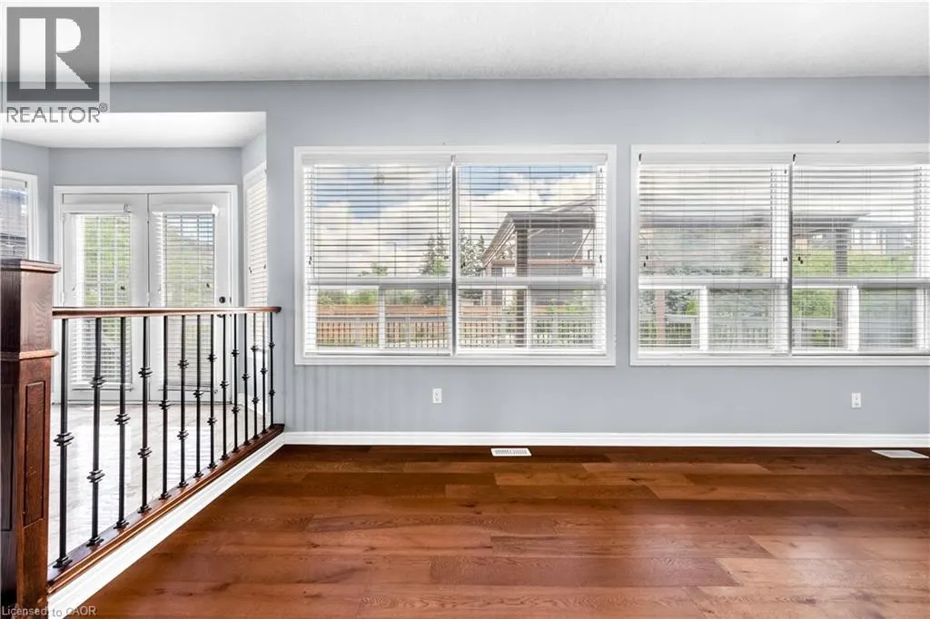 4 CLAIRFIELDS Drive W