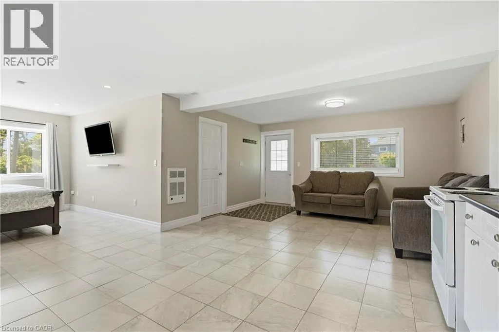 11404 LAKESHORE Road Unit# Lower #Lower