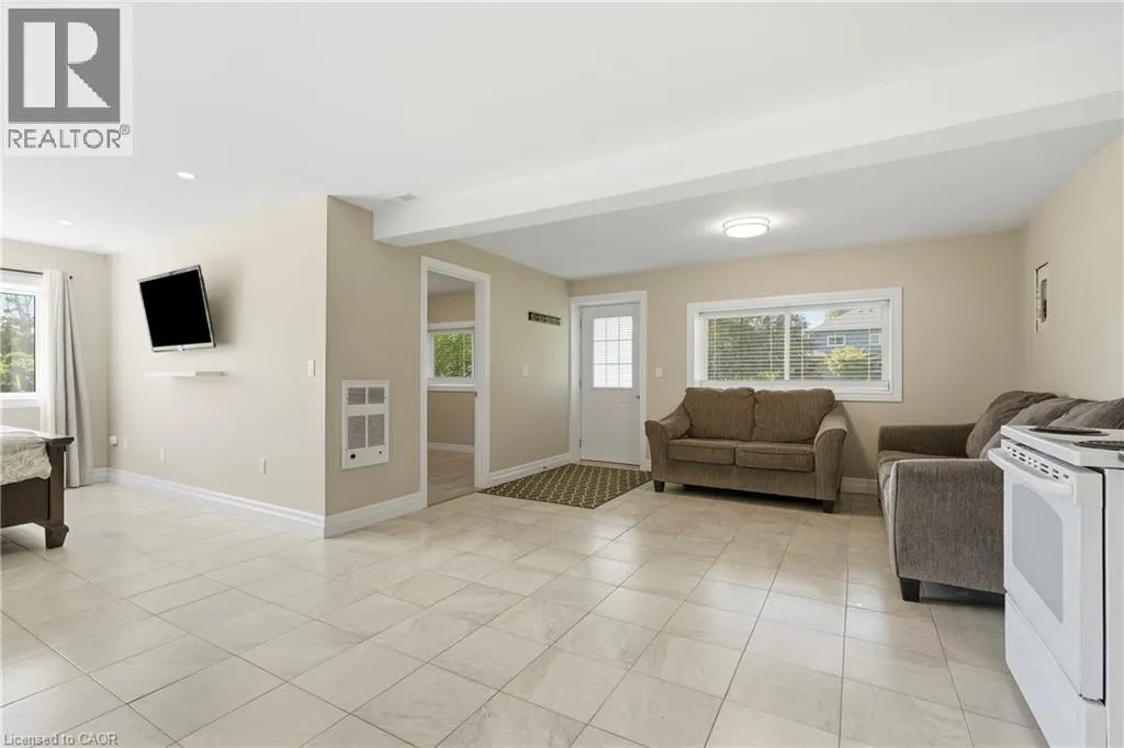 11404 LAKESHORE Road Unit# Lower #Lower