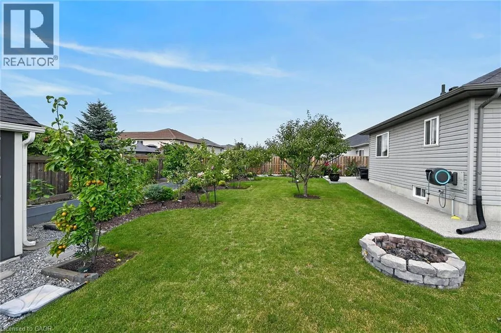 18 LINDA Crescent