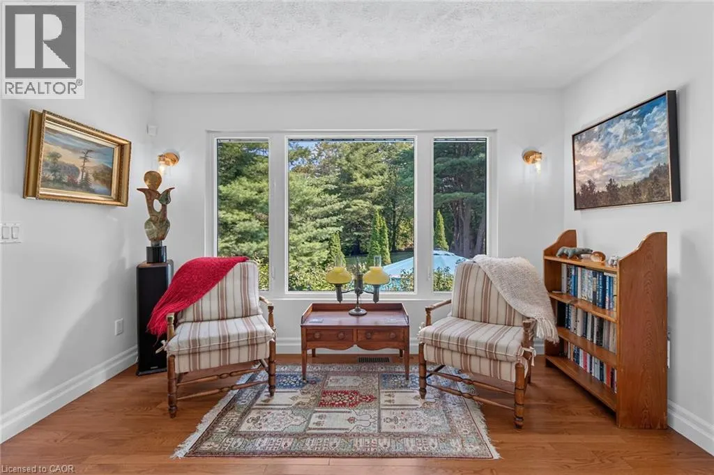 3 FOREST GLEN Court