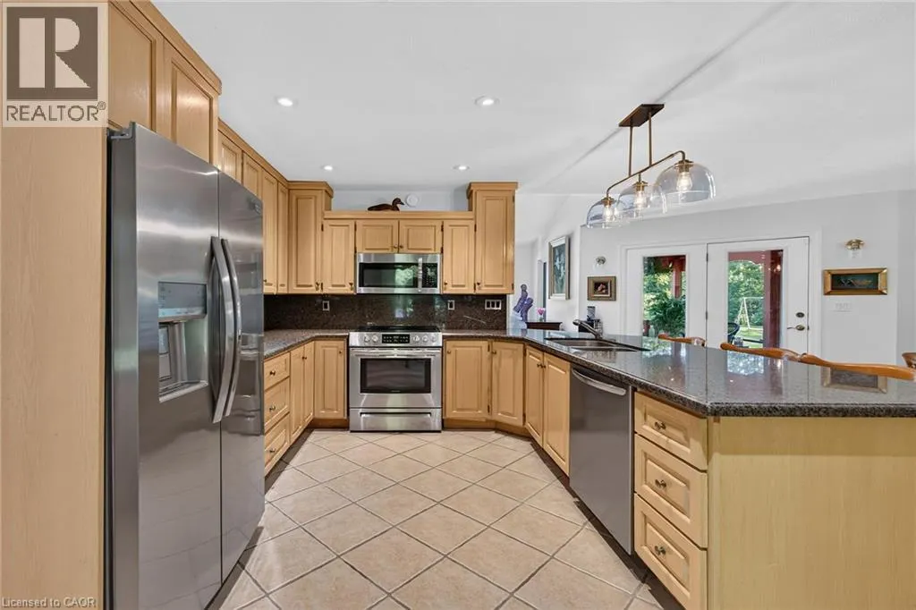 3 FOREST GLEN Court