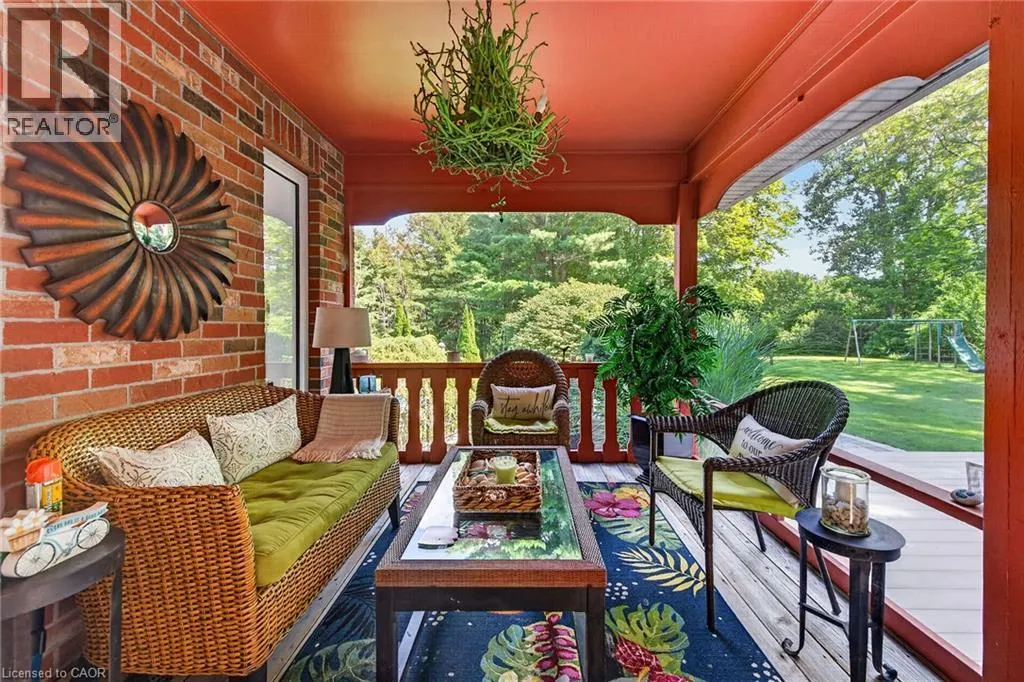3 FOREST GLEN Court