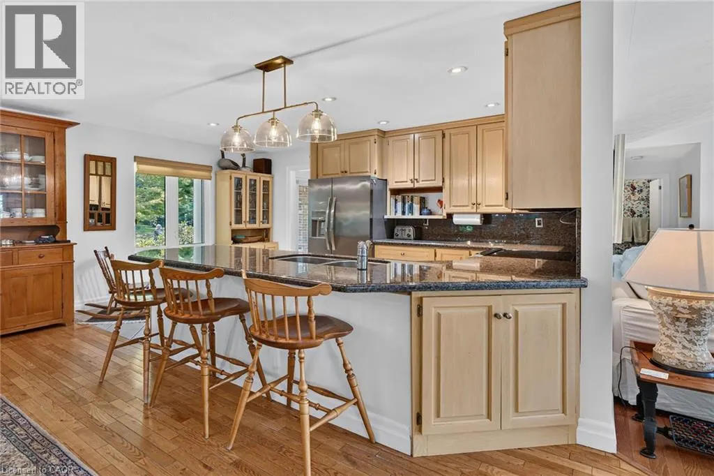 3 FOREST GLEN Court