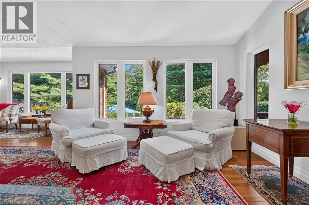 3 FOREST GLEN Court