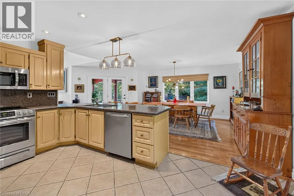 3 FOREST GLEN Court