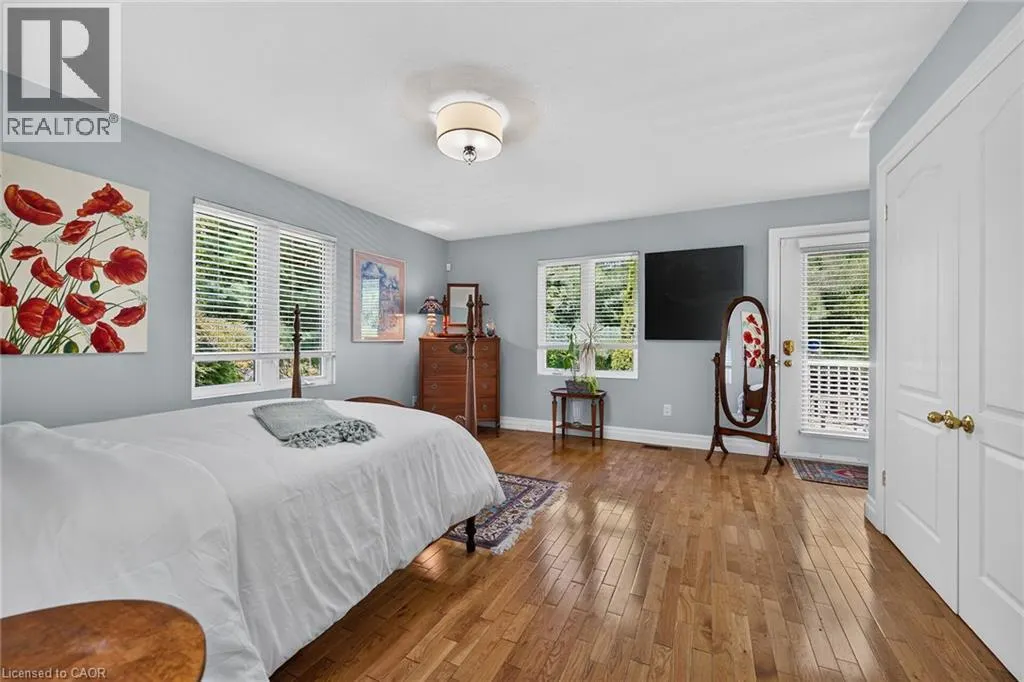 3 FOREST GLEN Court