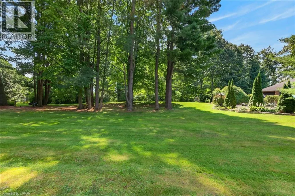 3 FOREST GLEN Court