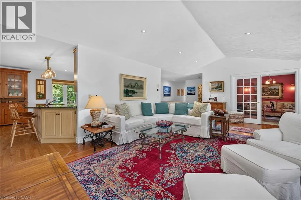 3 FOREST GLEN Court