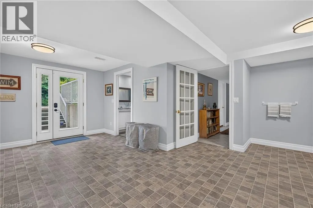 3 FOREST GLEN Court