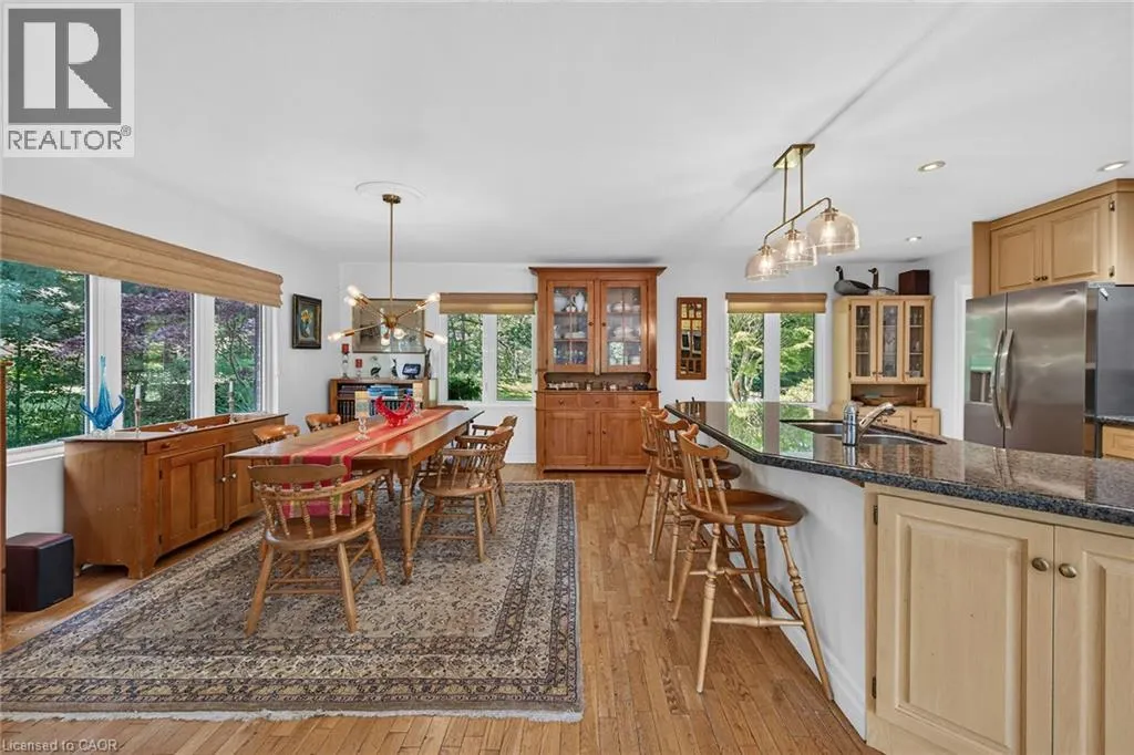 3 FOREST GLEN Court