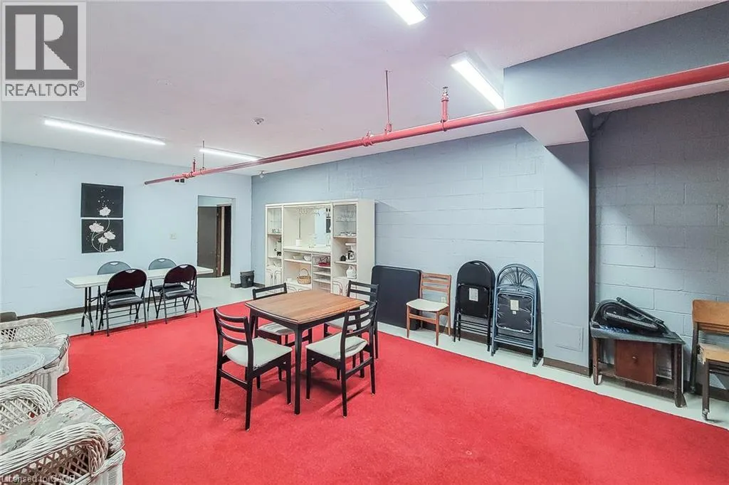 28 ROBINSON Street N Unit# 405 #405
