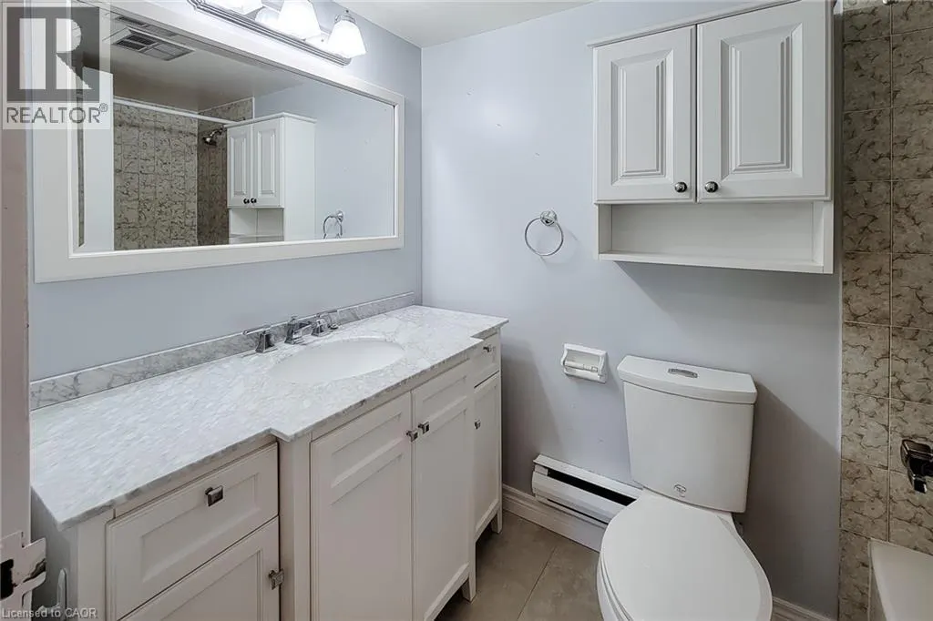28 ROBINSON Street N Unit# 405 #405