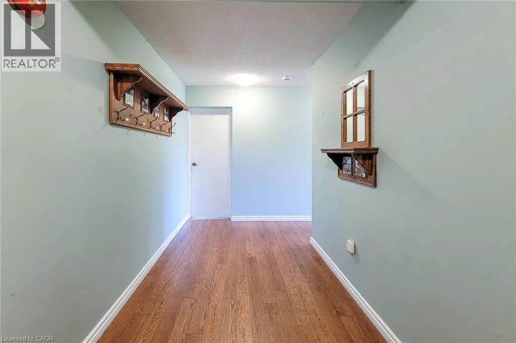 28 ROBINSON Street N Unit# 405 #405