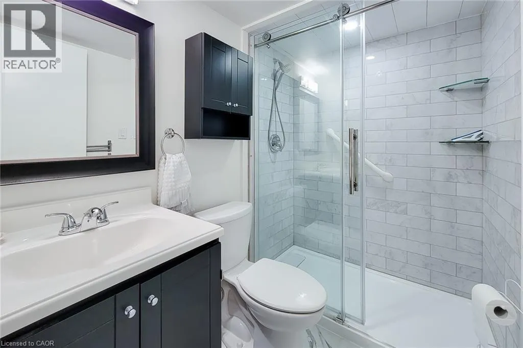 28 ROBINSON Street N Unit# 405 #405