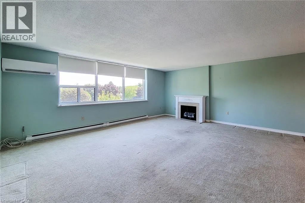 28 ROBINSON Street N Unit# 405 #405