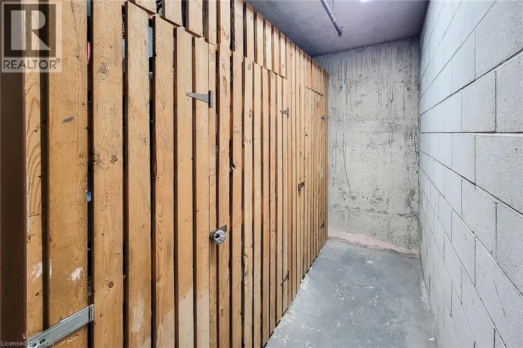 28 ROBINSON Street N Unit# 405 #405