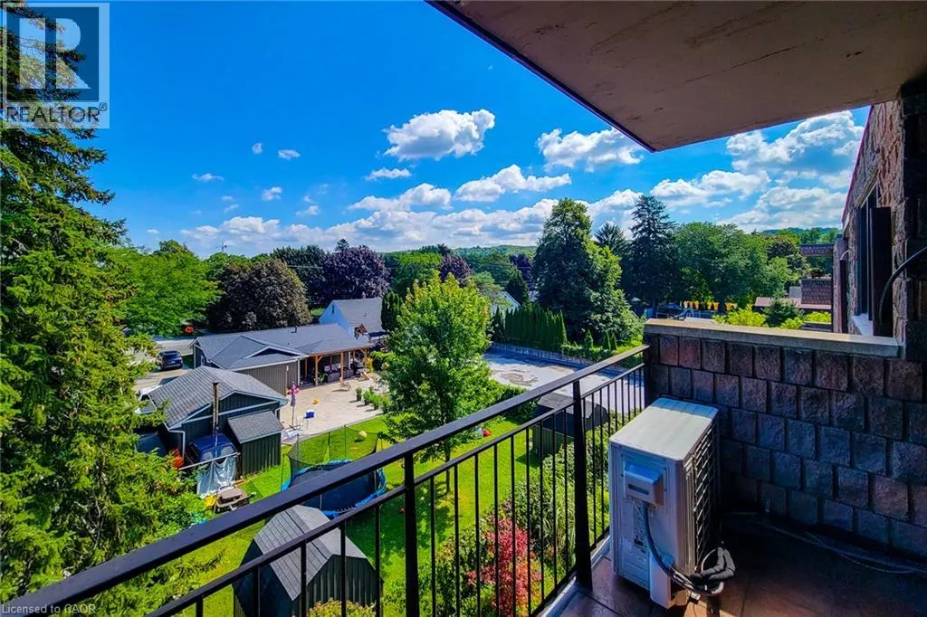 28 ROBINSON Street N Unit# 405 #405