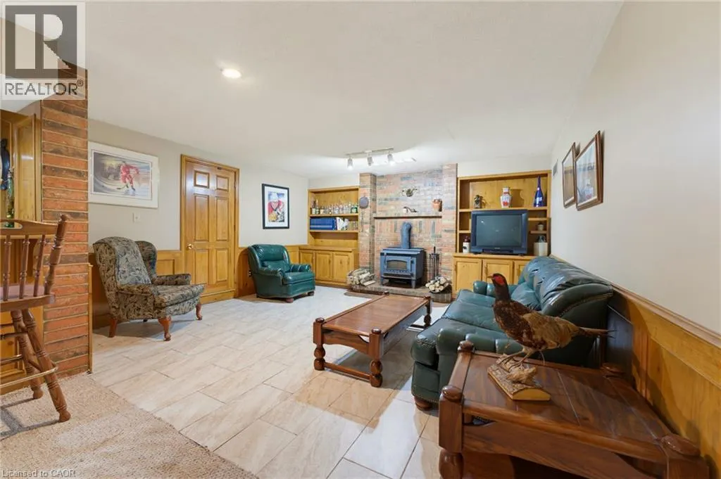 348 SHAVER Road