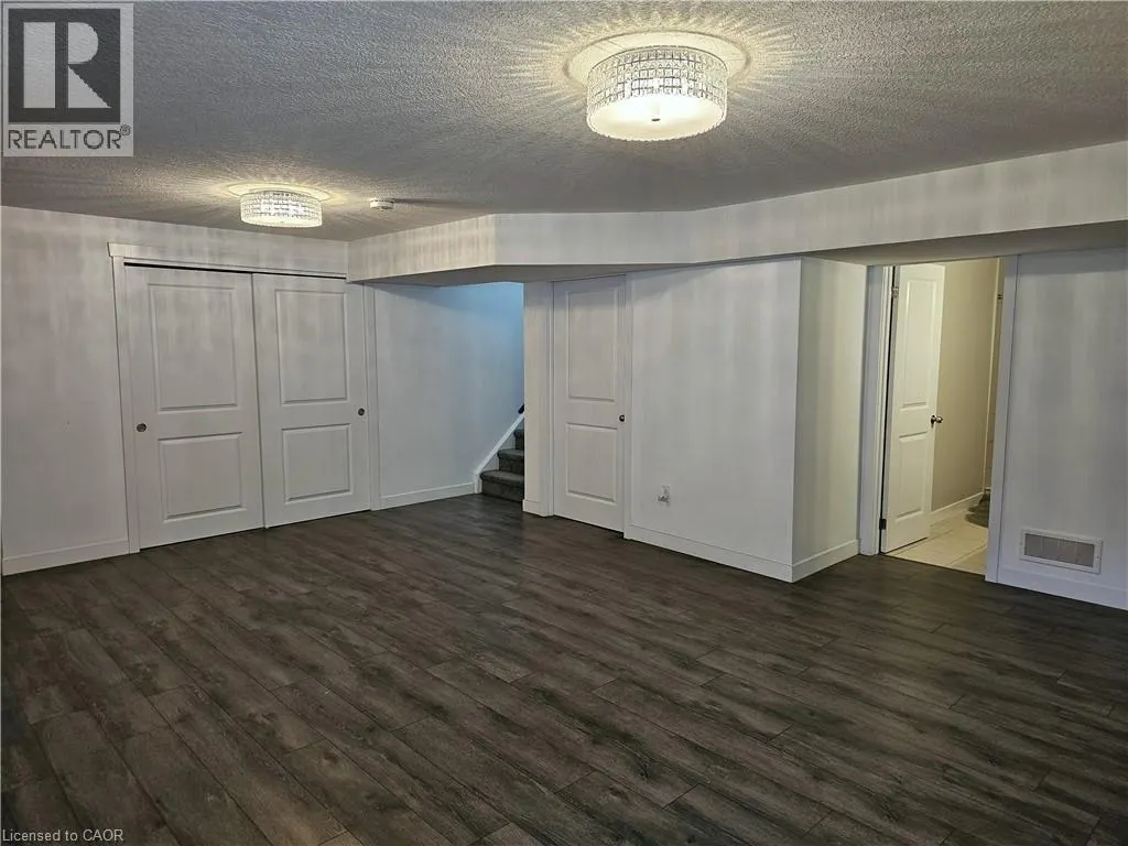 16 BROOKFIELD Lane