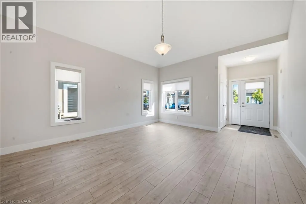744 NELSON Street W Unit# 10 #10