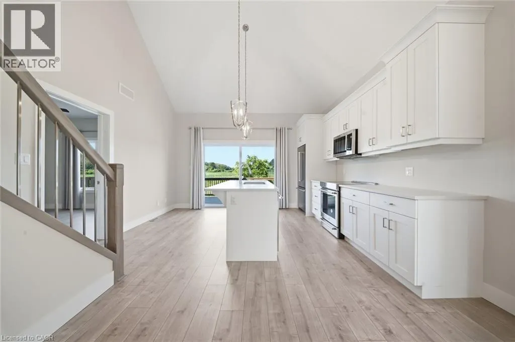 744 NELSON Street W Unit# 10 #10