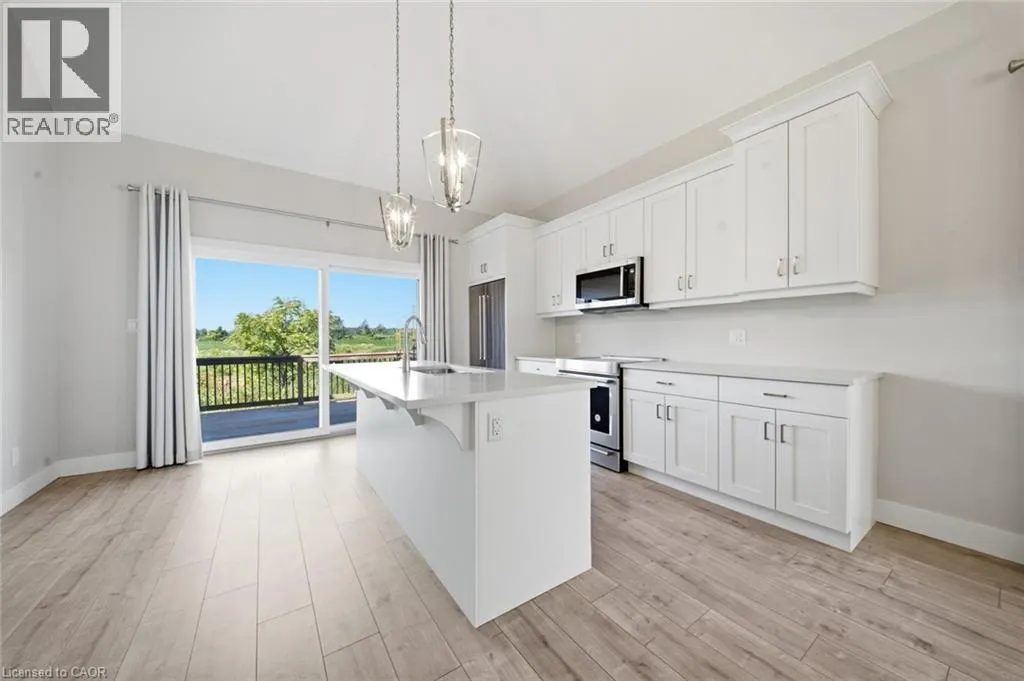 744 NELSON Street W Unit# 10 #10