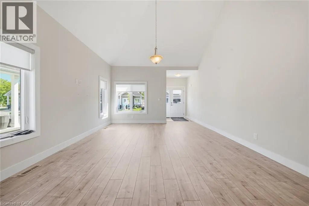 744 NELSON Street W Unit# 10 #10