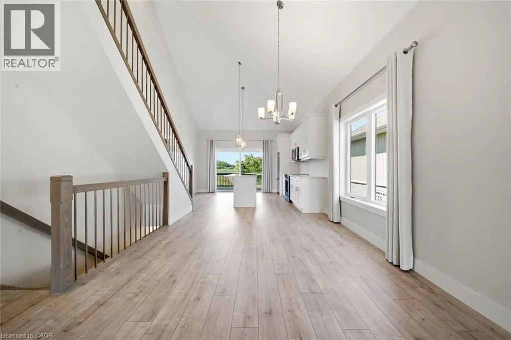 744 NELSON Street W Unit# 10 #10